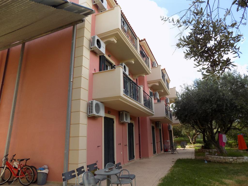 Kolona Apartments Lixouri Exteriér fotografie